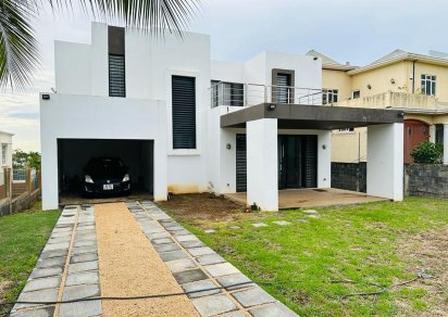 House / Villa - 4 Bedrooms - 229 m²