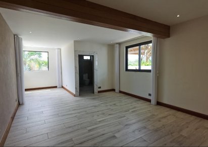 House / Villa - 4 Bedrooms - 230 m²