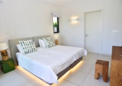 House / Villa - 4 Bedrooms - 240 m²