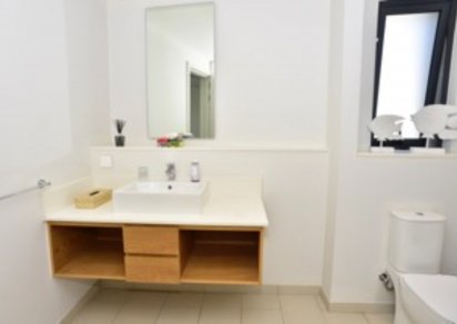 House / Villa - 4 Bedrooms - 240 m²