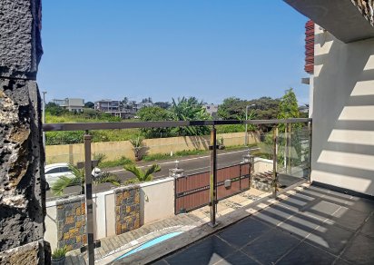 House / Villa - 4 Bedrooms - 242 m²