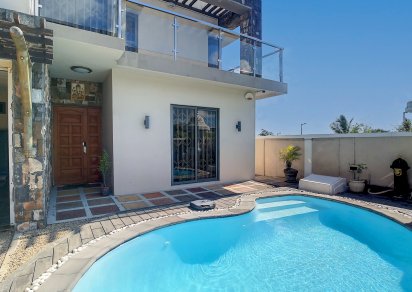 House / Villa - 4 Bedrooms - 242 m²