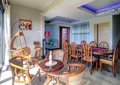 House / Villa - 4 Bedrooms - 242 m²