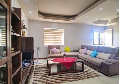 House / Villa - 4 Bedrooms - 242 m²