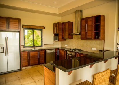 House / Villa - 4 Bedrooms - 245 m²