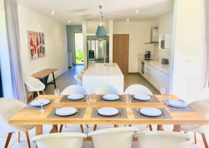 House / Villa - 4 Bedrooms - 248 m²