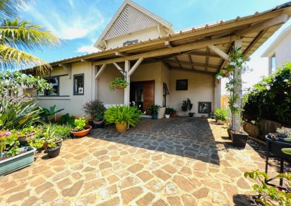 House / Villa - 4 Bedrooms - 249 m²