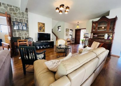 House / Villa - 4 Bedrooms - 249 m²