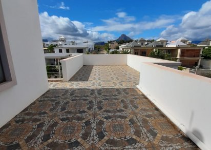 House / Villa - 4 Bedrooms - 250 m²