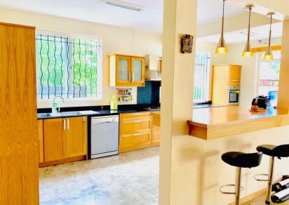 House / Villa - 4 Bedrooms - 251 m²