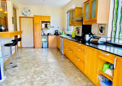 House / Villa - 4 Bedrooms - 251 m²