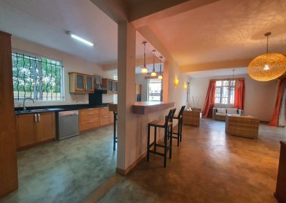 House / Villa - 4 Bedrooms - 251 m²