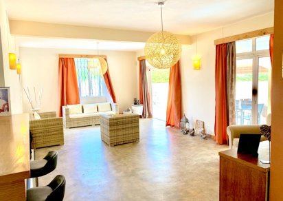 House / Villa - 4 Bedrooms - 251 m²