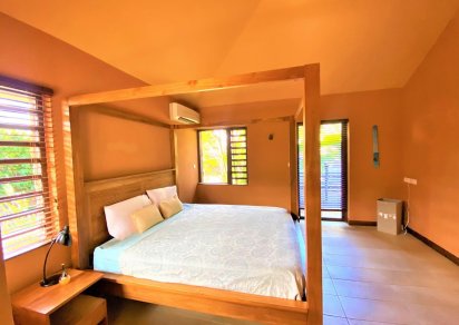 House / Villa - 4 Bedrooms - 254 m²