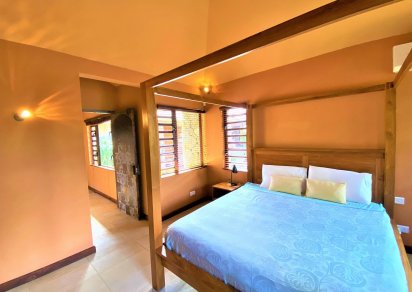 House / Villa - 4 Bedrooms - 254 m²
