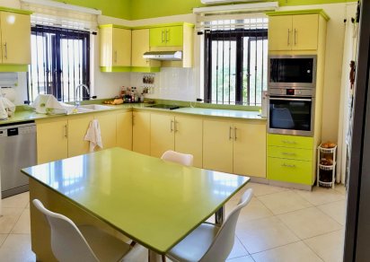 House / Villa - 4 Bedrooms - 260 m²