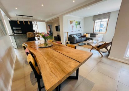 House / Villa - 4 Bedrooms - 265 m²