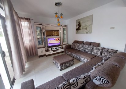 House / Villa - 4 Bedrooms - 275 m²