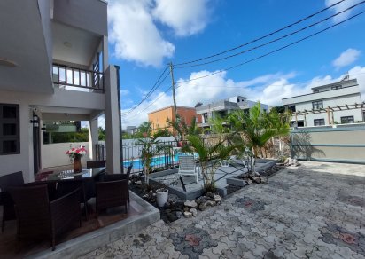 House / Villa - 4 Bedrooms - 275 m²
