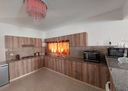 House / Villa - 4 Bedrooms - 275 m²