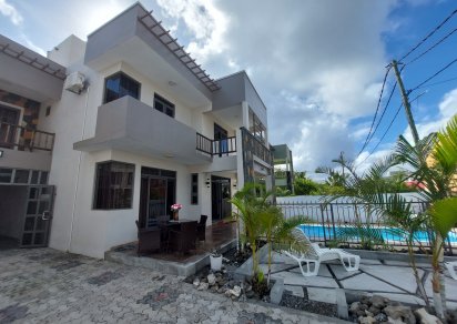 House / Villa - 4 Bedrooms - 275 m²