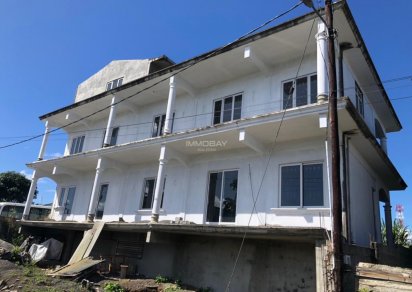 House / Villa - 4 Bedrooms - 279 m²