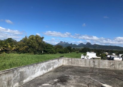 House / Villa - 4 Bedrooms - 279 m²