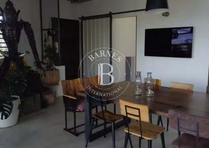 House / Villa - 4 Bedrooms - 283 m²