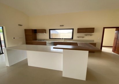 House / Villa - 4 Bedrooms - 288 m²