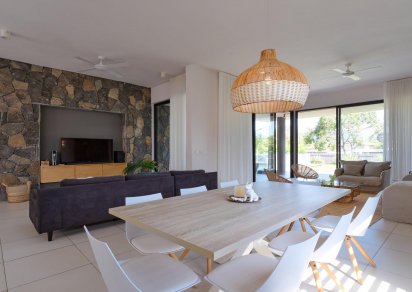 House / Villa - 4 Bedrooms - 295 m²