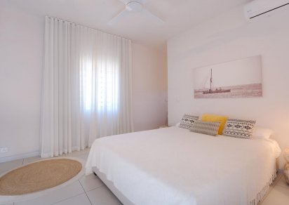 House / Villa - 4 Bedrooms - 295 m²