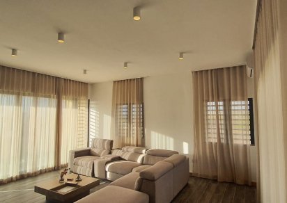 House / Villa - 4 Bedrooms - 300 m²