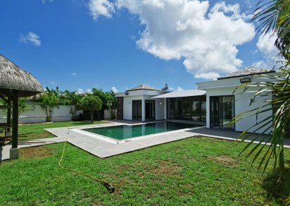 House / Villa - 4 Bedrooms - 300 m²