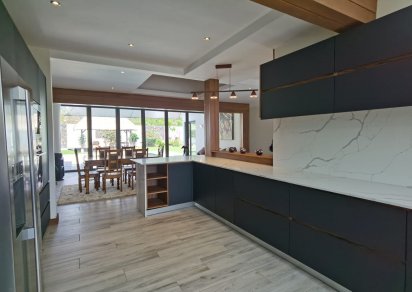 House / Villa - 4 Bedrooms - 300 m²