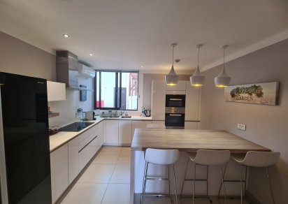 House / Villa - 4 Bedrooms - 300 m²