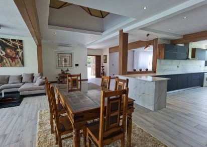 House / Villa - 4 Bedrooms - 300 m²