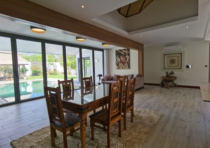 House / Villa - 4 Bedrooms - 300 m²