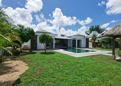 House / Villa - 4 Bedrooms - 300 m²