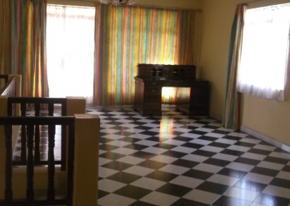House / Villa - 4 Bedrooms - 3200 ft²