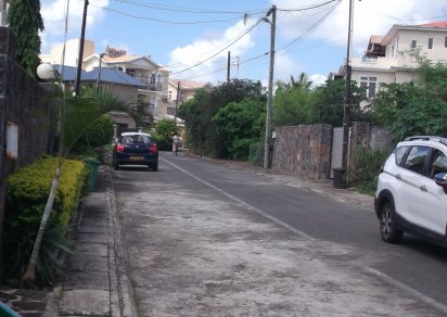 House / Villa - 4 Bedrooms - 3200 ft²