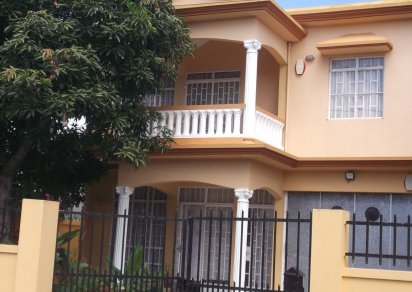House / Villa - 4 Bedrooms - 3200 ft²