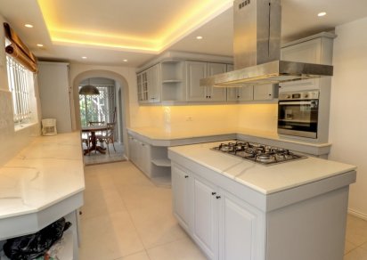 House / Villa - 4 Bedrooms - 320 m²