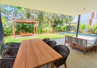 House / Villa - 4 Bedrooms - 342 m²