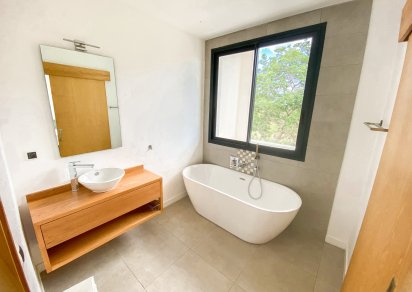 House / Villa - 4 Bedrooms - 342 m²