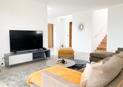 House / Villa - 4 Bedrooms - 342 m²