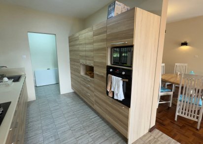 House / Villa - 4 Bedrooms - 3500 ft²