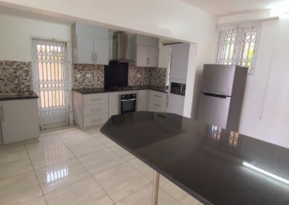 House / Villa - 4 Bedrooms - 350 m²