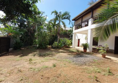 House / Villa - 4 Bedrooms - 360 m²