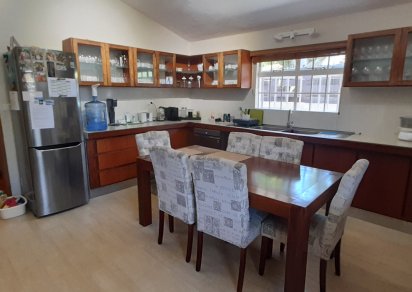 House / Villa - 4 Bedrooms - 370 m²