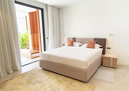 House / Villa - 4 Bedrooms - 372 m²